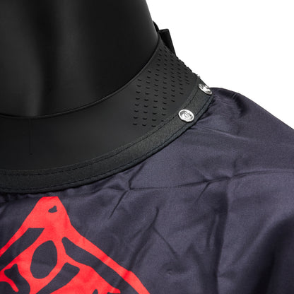 Barber cape with elastic band